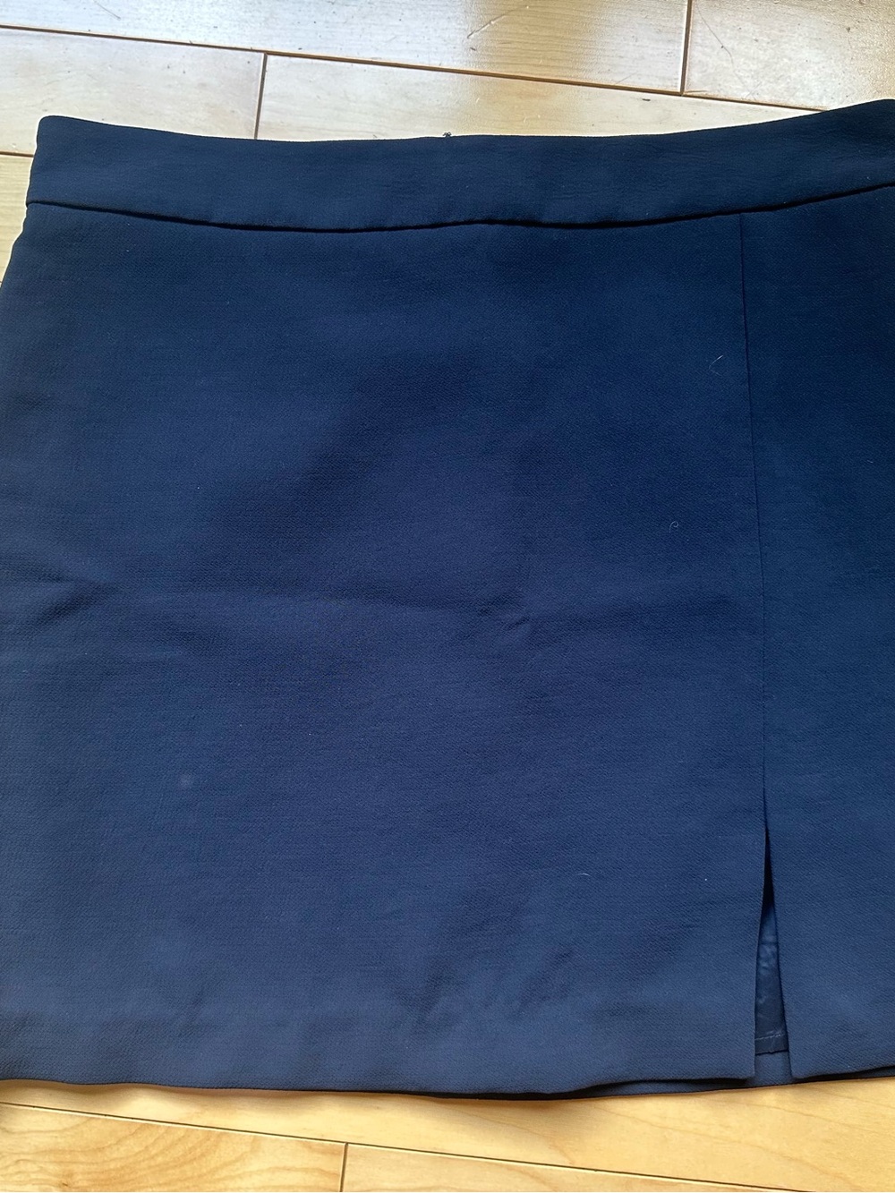 Aritzia Wilfred Classic Navy Mini Skirt with Front Slit size 8